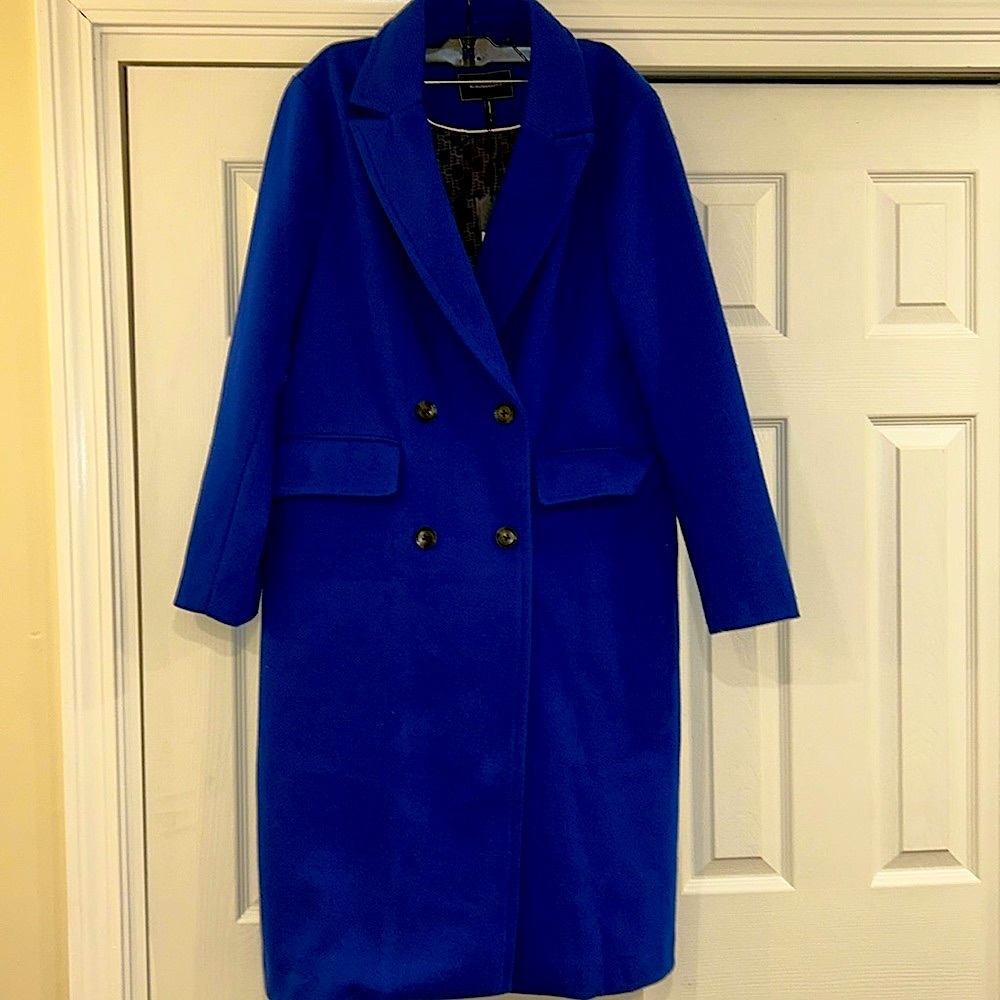 BEAUTIFUL BCBGMAXAZRIA COAT‎